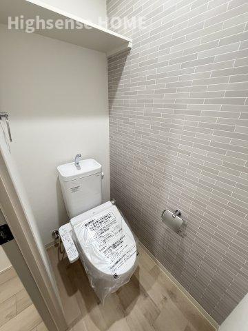 トイレ　落ち着いた色調のトイレです