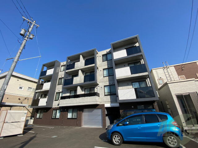 建物外観　札幌市中央区北十三条西「ＬＩＩＳＡ桑園」