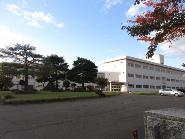 高校・高専　新潟県立高田商業高等学校教務室（高校・高専）まで114m