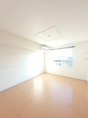 居室・リビング　居間です