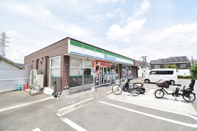コンビニ　ファミリーマート　田能四丁目（コンビニ）まで541m
