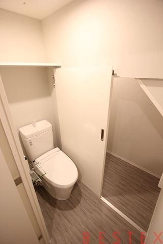 トイレ　※同建物内・別タイプの参考写真です。