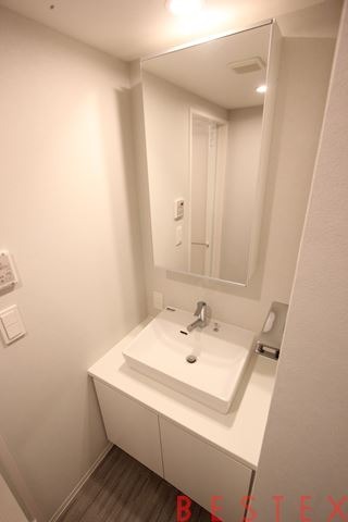 洗面設備　※同建物内・別タイプの参考写真です。