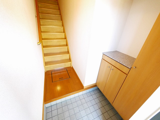 玄関　落ち着いた玄関です