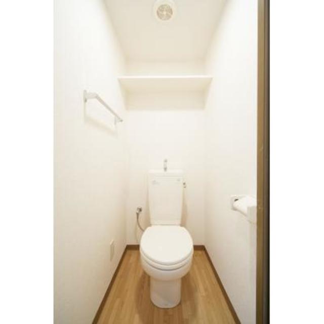 トイレ　※写真は同タイプ住戸です。