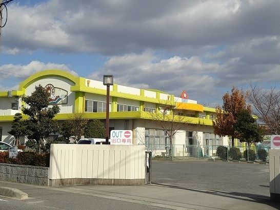 幼稚園・保育園　鶴城幼稚園（幼稚園・保育園）まで300m