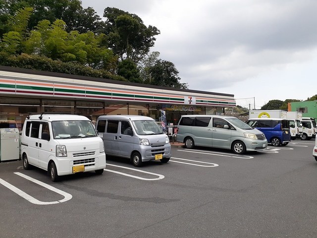 コンビニ　セブンイレブン（コンビニ）まで850m