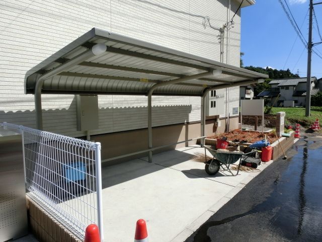 その他　屋根付きの駐輪場
