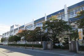 中学校　寝屋川市立第一中学校（中学校）まで124m
