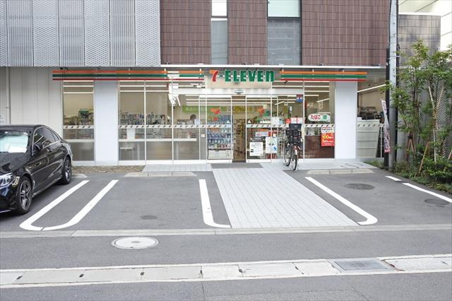 コンビニ　セブンイレブン（コンビニ）まで632m