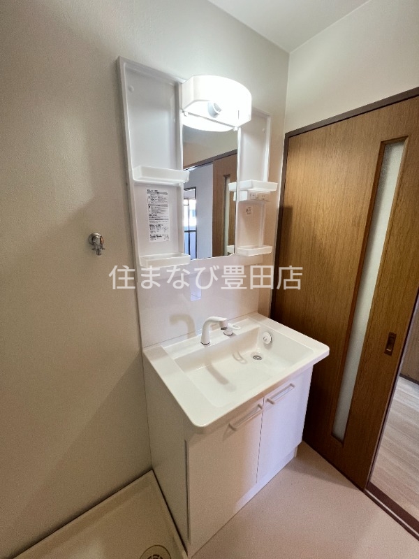 洗面設備　同型タイプ