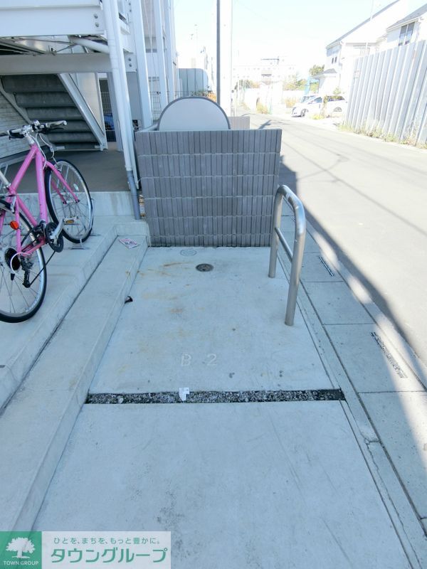 駐車場　バイク置き場