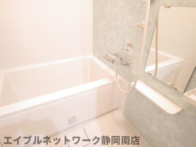 バス・シャワールーム　お風呂で日々の疲れを落としましょう