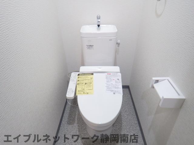トイレ　コンパクトで使いやすいトイレです