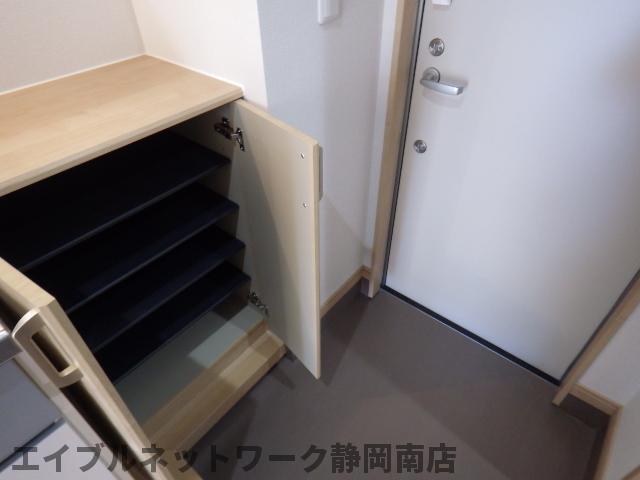 玄関　明るい玄関です