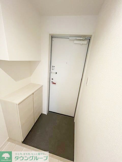 玄関　駐車場