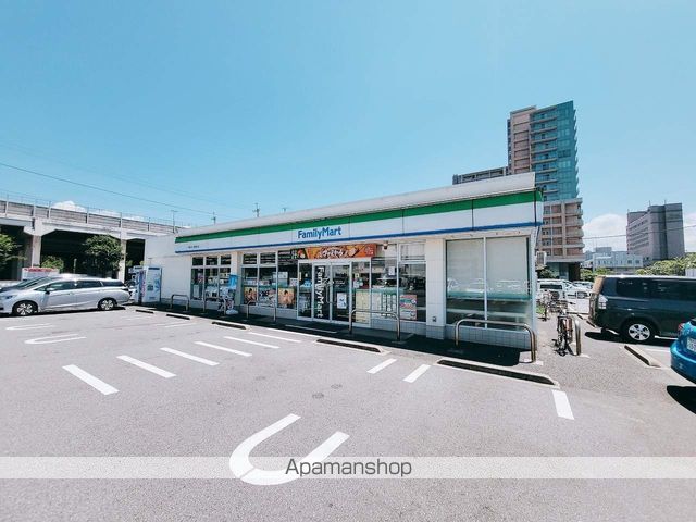 コンビニ　ファミリーマート（コンビニ）まで407m