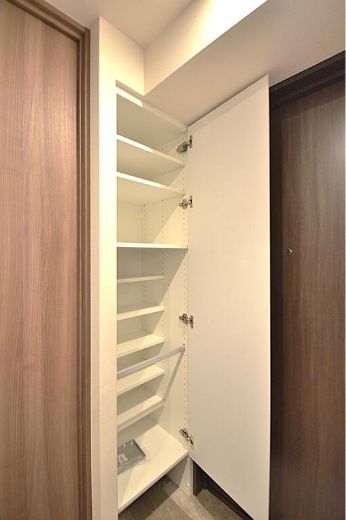 玄関　弊社は都内全域の物件をご紹介可能です！