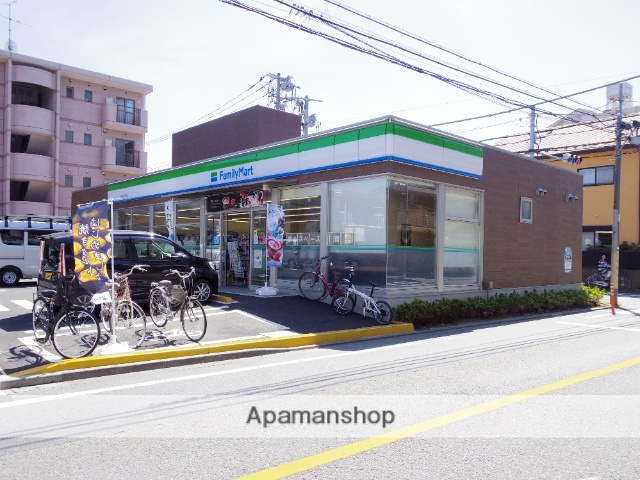 コンビニ　ファミリーマート（コンビニ）まで614m