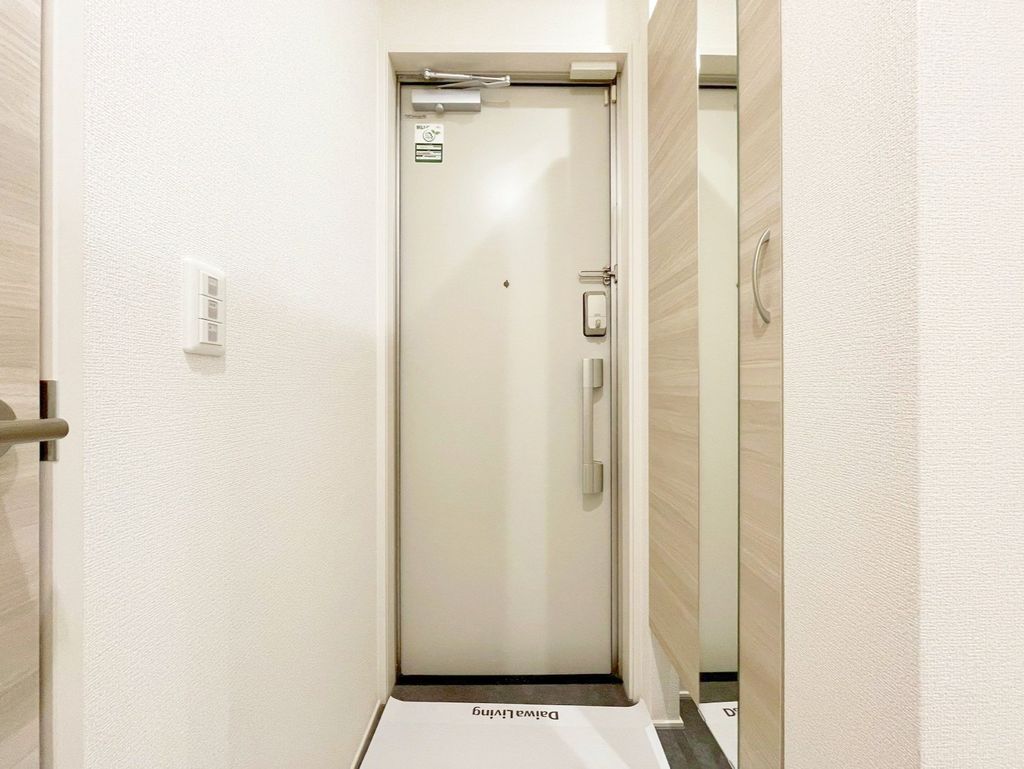 玄関　大和ハウス施工の別物件の写真です。