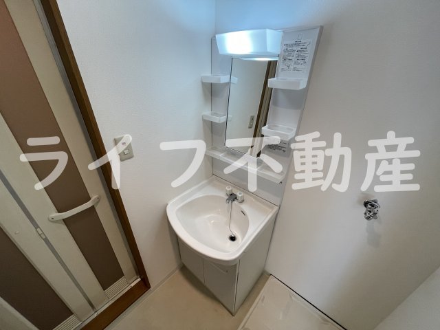 洗面設備　独立洗面台で身支度をすべて済ませてしまいましょう