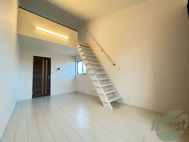 居室・リビング　８．７帖の洋室です。生活のメインとなる部屋ですね。