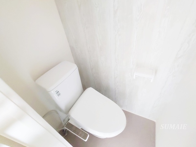 トイレ　温水洗浄便座付トイレです☆