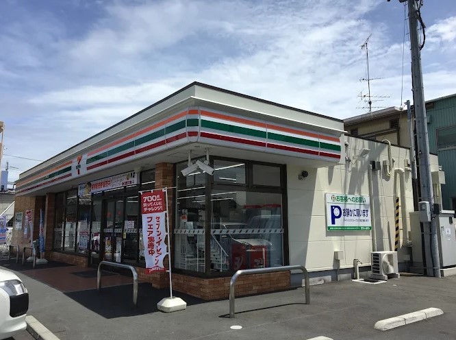 コンビニ　セブンイレブン 浜松曳馬5丁目店（コンビニ）まで651m