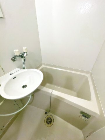 バス・シャワールーム　お風呂で日々の疲れを落としましょう