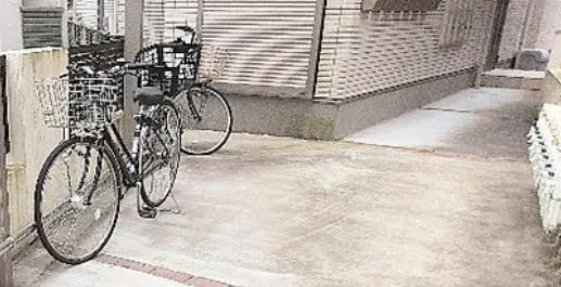 エントランス　【南西向きの明るいお部屋！】お問い合わせはお早めに♪