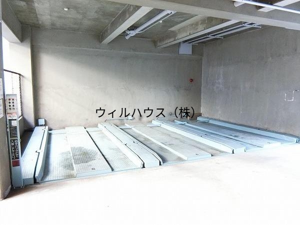 駐車場　敷地内駐車場！