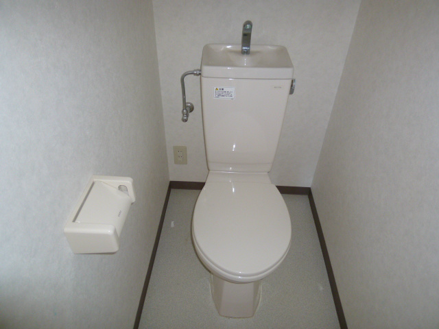 トイレ　※同じ物件の他のお部屋の写真です※