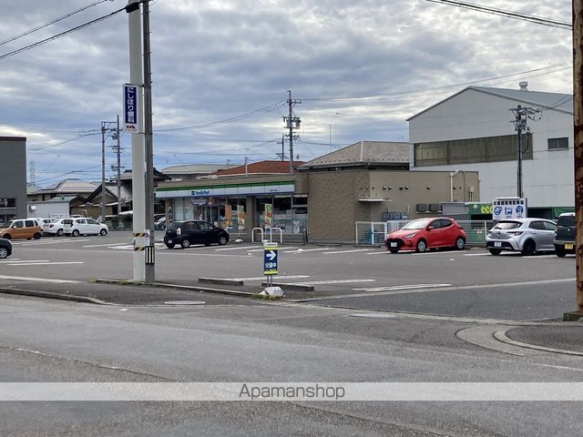 コンビニ　ファミリーマート岐阜下川手店（コンビニ）まで121m