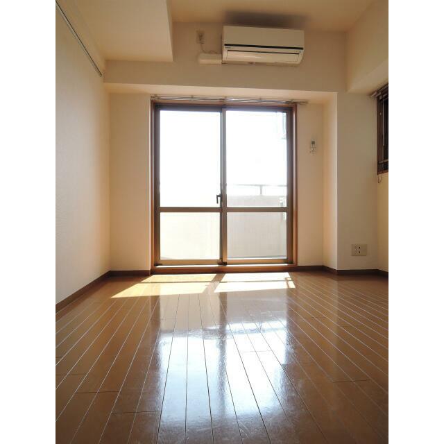 居室・リビング　※掲載写真は同物件別部屋です。