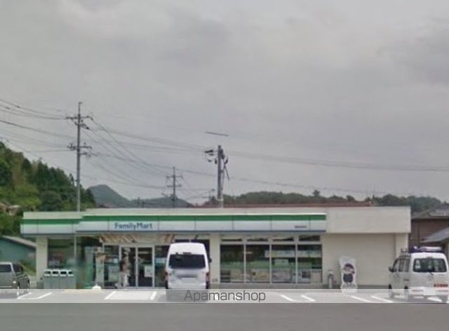 コンビニ　ファミリーマート　雲南加茂店（コンビニ）まで400m