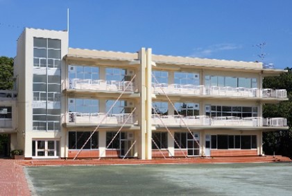 中学校　私立八雲学園中学校（中学校）まで490m