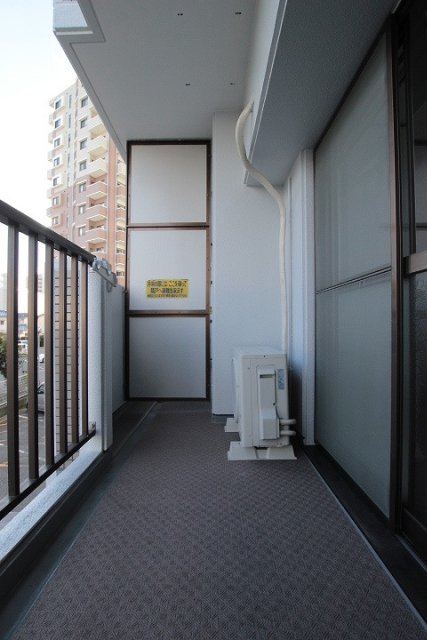 バルコニー　写真は別号室のものです。