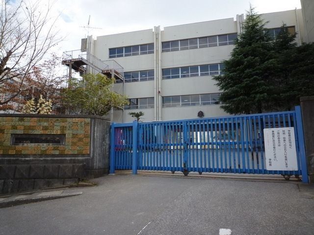 小学校　上本郷第二小学校（小学校）まで530m