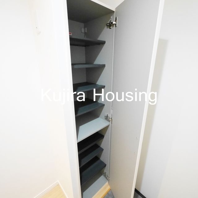 玄関　★下駄箱完備で玄関スッキリ★
