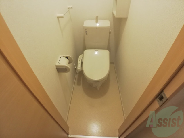 トイレ　トイレはシンプルかつオーソドックスで使いやすそうですね。