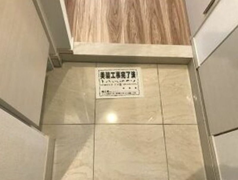玄関　同仕様写真含む