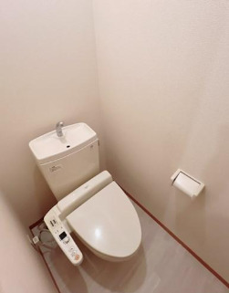 トイレ　写真は別居室のものです。