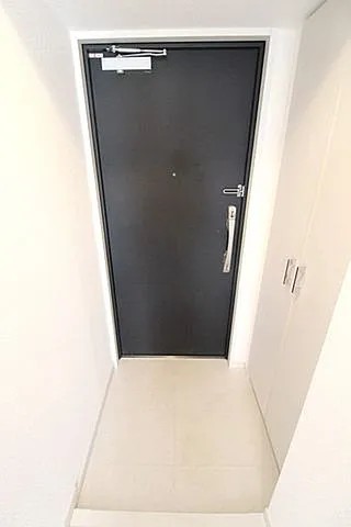 玄関　※別部屋参考写真