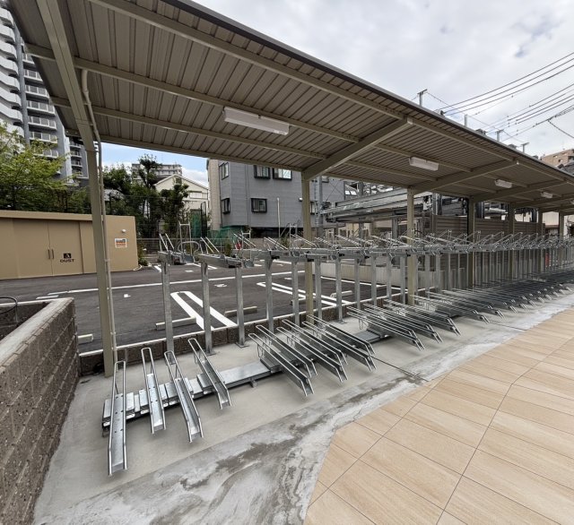 エントランス　建設中