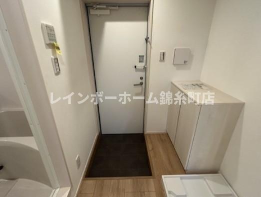 玄関　※建築中のため同施工参考写真となります。
