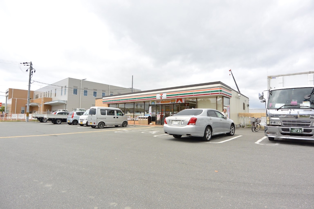 コンビニ　セブンイレブン 交野倉治7丁目店（コンビニ）まで384m