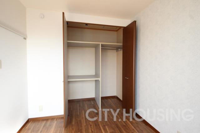 収納　※同タイプ部屋の写真です。