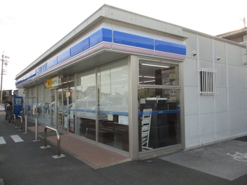 コンビニ　ローソン　岐阜東鶉店（コンビニ）まで846m