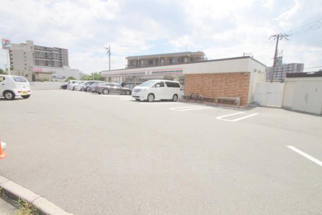コンビニ　セブンイレブン　吹田朝日が丘店（コンビニ）まで205m