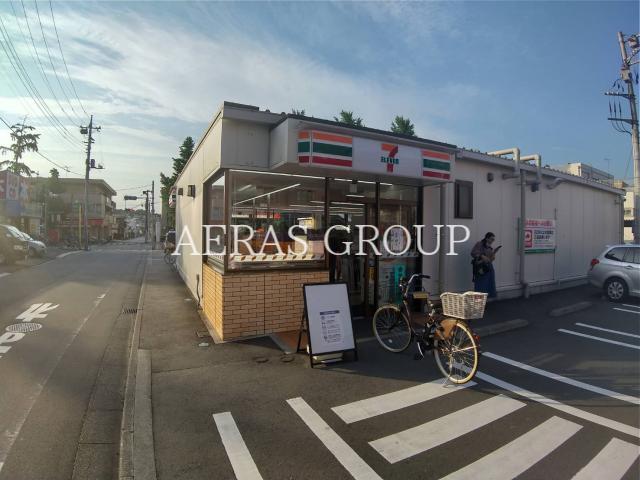 コンビニ　セブンイレブン八王子中央図書館前店（コンビニ）まで252m